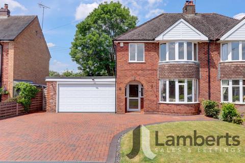 30 Holt Gardens, Studley, B80 7NU
