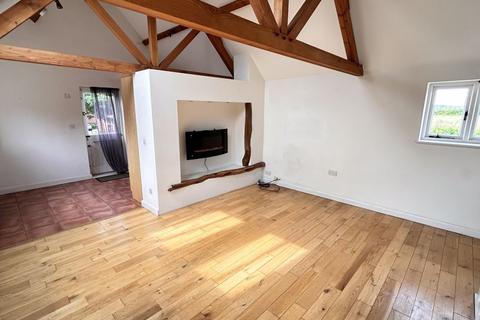 2 bedroom barn conversion for sale - The Greaves, Sutton Coldfield, B76 9DJ