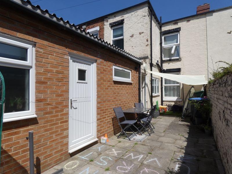 Enclosed Rear Yard