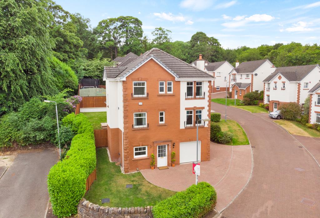 Trees Park Gardens, Barrhead 5 bed detached house £375,000