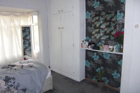 3 bedroom terraced house for sale, Victoria Avenue, Leeds LS9