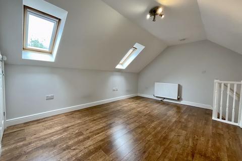 2 bedroom duplex for sale - Oulton Road, Stone