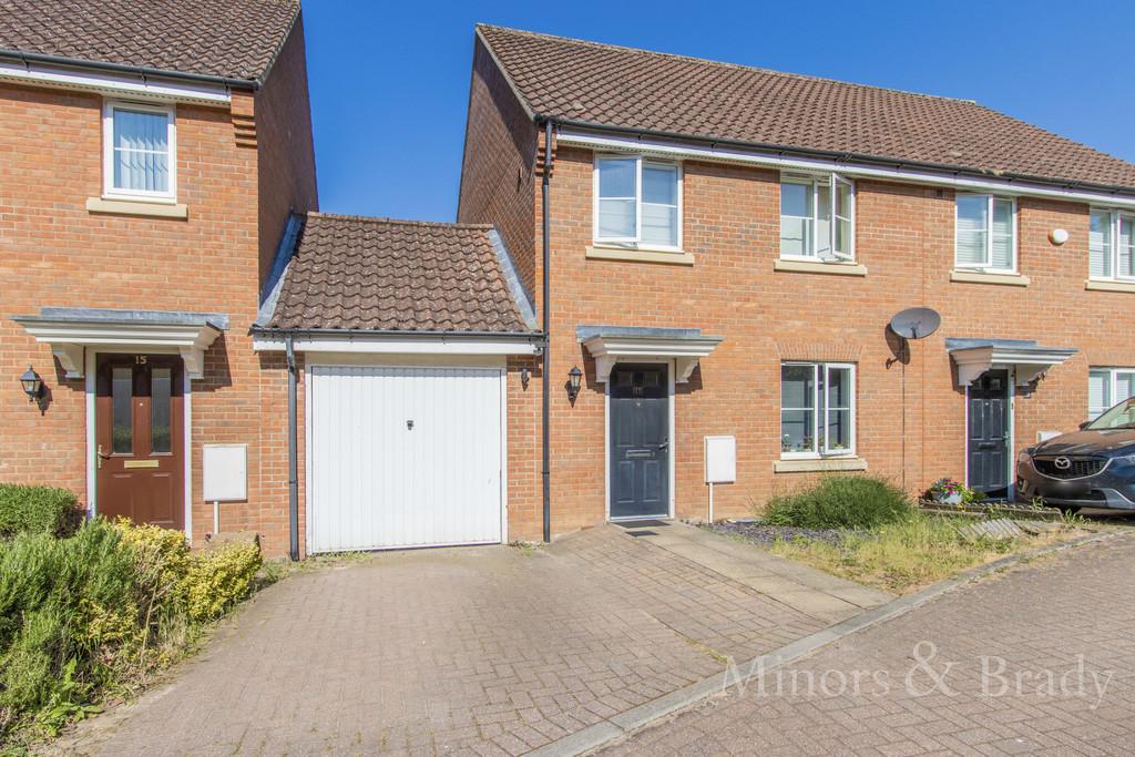Taylor Way, Little Plumstead 3 bed semidetached house £1,150 pcm (£