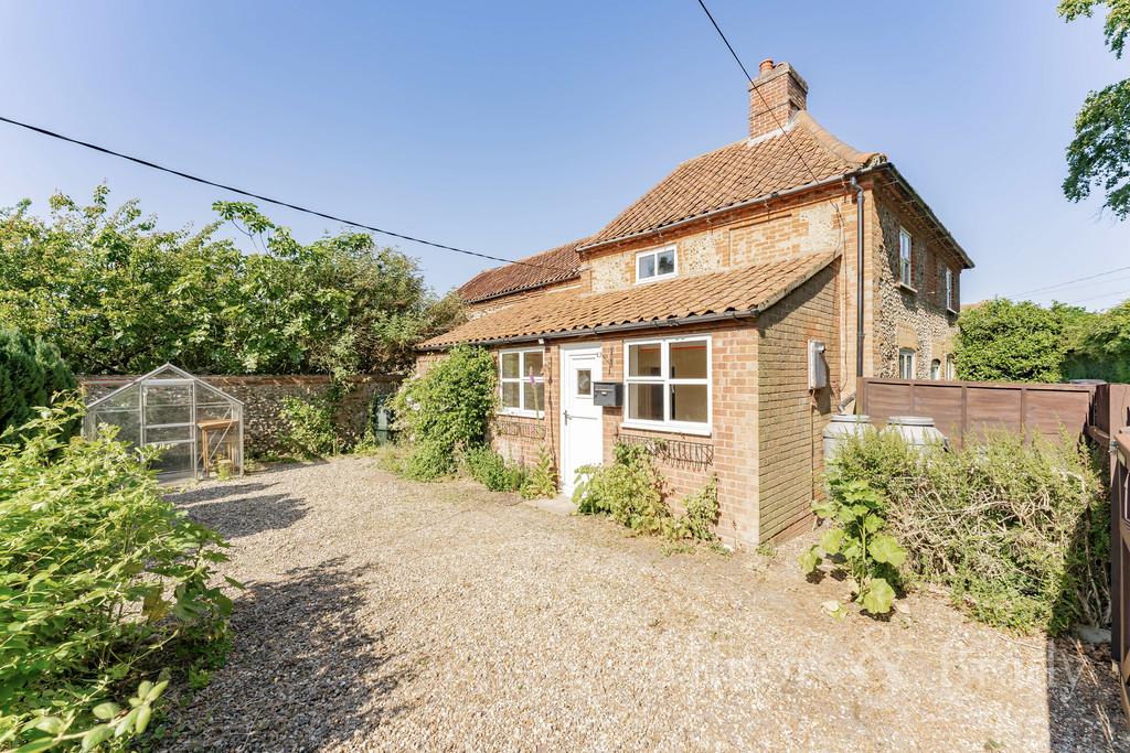 Brisley Road, Horningtoft, Dereham 2 bed cottage £850 pcm (£196 pw)
