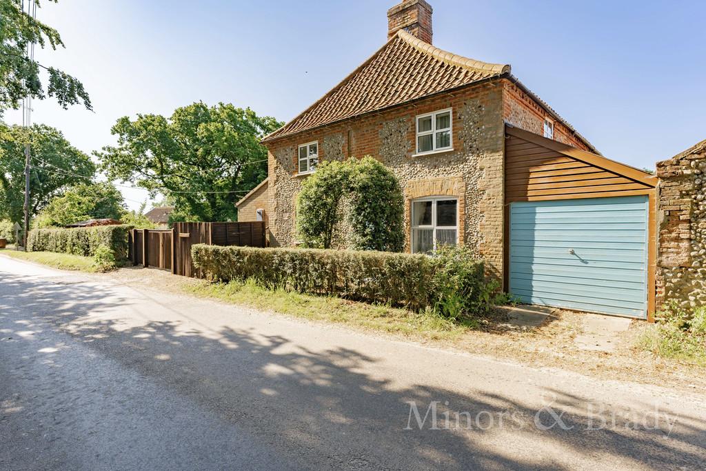 Brisley Road, Horningtoft, Dereham 2 bed cottage £850 pcm (£196 pw)