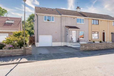 16 Dalrymple Crescent, EH21 6DT