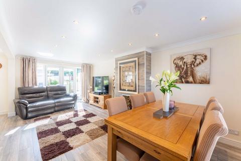16 Dalrymple Crescent, EH21 6DT