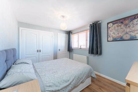 16 Dalrymple Crescent, EH21 6DT