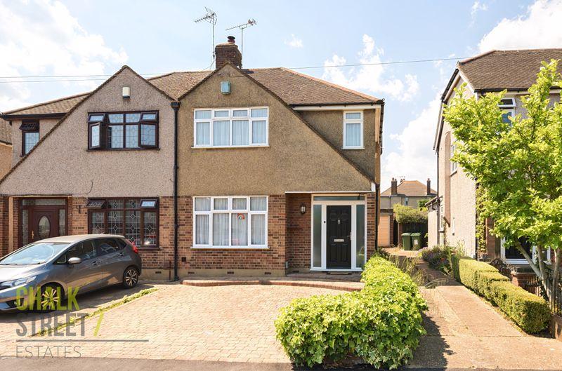 Helmsdale Road, Rise Park, RM1 3 bed semidetached house for sale £