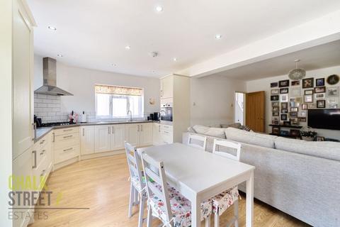 51 Helmsdale Road, Romford, RM1 4DN