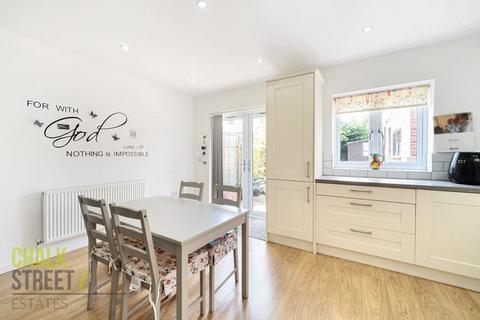 51 Helmsdale Road, Romford, RM1 4DN