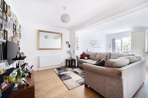 51 Helmsdale Road, Romford, RM1 4DN
