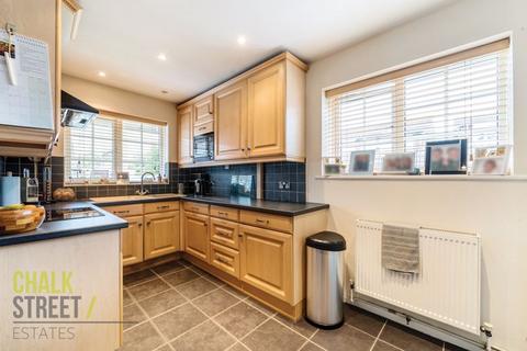 60 Birch Close, Romford, RM7 8EU