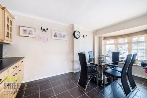 60 Birch Close, Romford, RM7 8EU