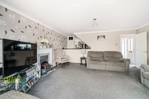 60 Birch Close, Romford, RM7 8EU