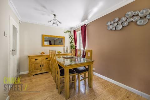 6 Calmore Close, Hornchurch, RM12 6SN