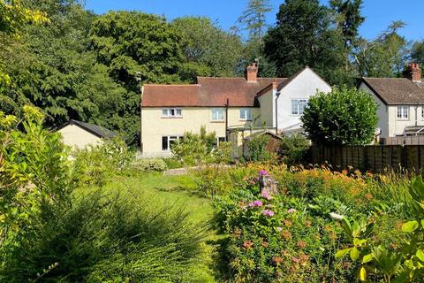 8 Church Path, Prestwood, Great Missenden, HP16 0QJ