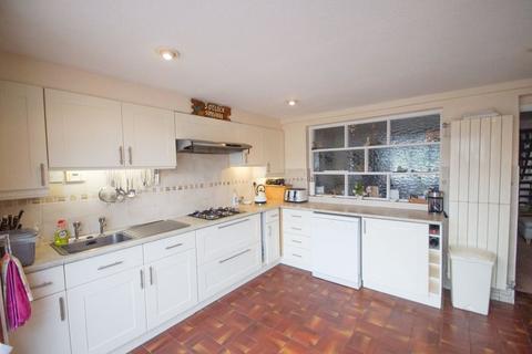 7 Church Path, Prestwood, Great Missenden, HP16 0QJ