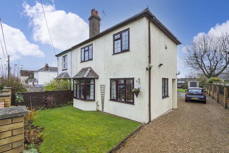 Sixty Acres Road, Prestwood HP16 3 bed semidetached house £625,000