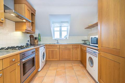 5 Augustine Mews, Great Missenden, HP16 0AS