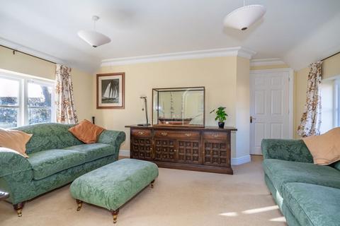 5 Augustine Mews, Great Missenden, HP16 0AS