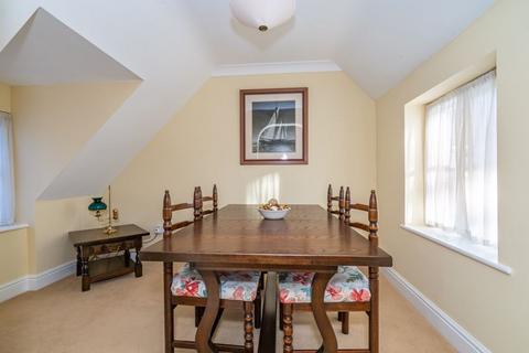 5 Augustine Mews, Great Missenden, HP16 0AS