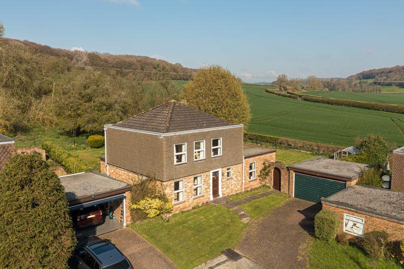 Fleet Close, Hughenden Valley HP14 4 bed detached house £775,000