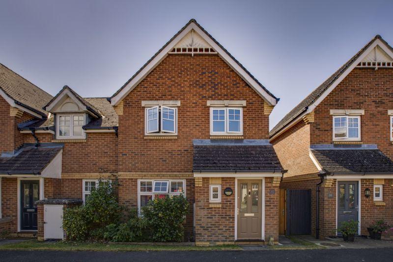 Maybush Gardens, Prestwood HP16 3 bed semidetached house £575,000