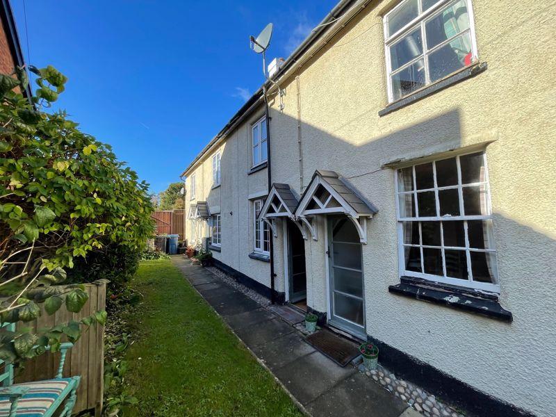 High Street, Great Missenden HP16 2 bed terraced house £255,000