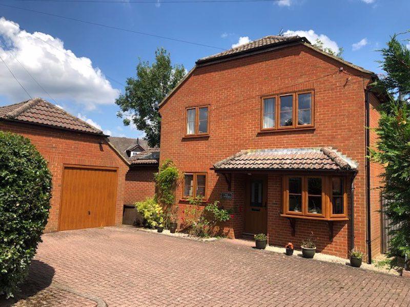 Salmons Lane, Prestwood HP16 4 bed detached house £775,000