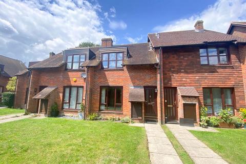 8 Abbey Walk, Great Missenden, HP16 0AY
