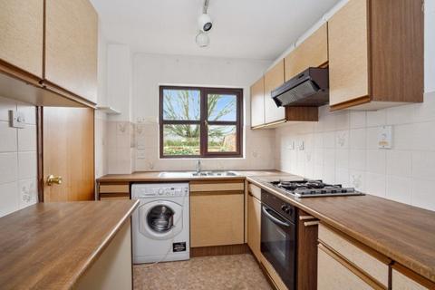 8 Abbey Walk, Great Missenden, HP16 0AY