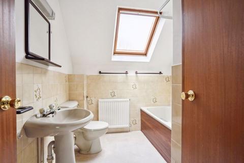 8 Abbey Walk, Great Missenden, HP16 0AY