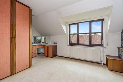 8 Abbey Walk, Great Missenden, HP16 0AY