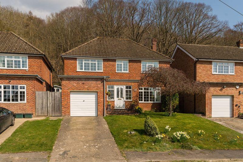 Friars Gardens, Hughenden Valley HP14 4 bed detached house £675,000