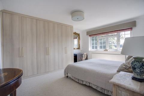 The Hollies Hare Lane, Little Kingshill, Great Missenden, HP16 0EF
