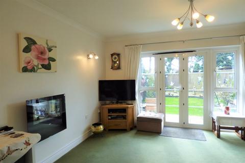 12 Braeside, Naphill, High Wycombe, HP14 4RY