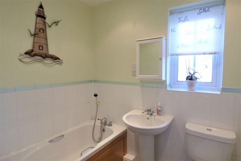 12 Braeside, Naphill, High Wycombe, HP14 4RY