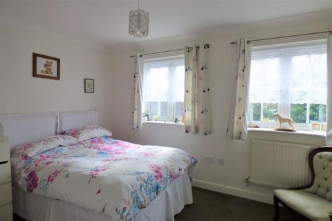 12 Braeside, Naphill, High Wycombe, HP14 4RY