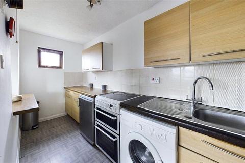 1 bedroom apartment for sale - Robins Close, Uxbridge, UB8