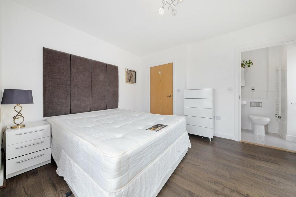 Bedroom 1 aspect 2