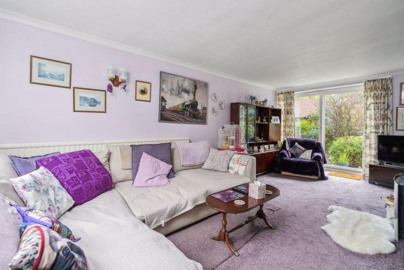 Allen Drive, Walters Ash HP14 3 bed detached house £550,000