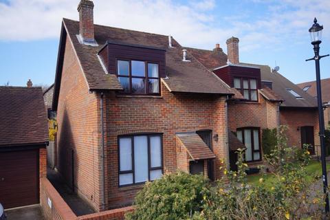 3 Abbey Walk, Great Missenden, HP16 0AY