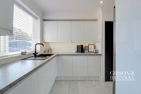12 Holbech Road, Basildon, SS14 3NF