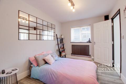 12 Holbech Road, Basildon, SS14 3NF