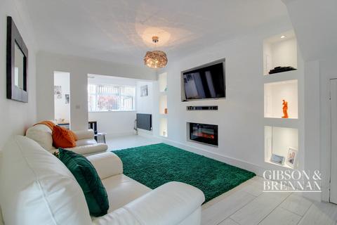 12 Holbech Road, Basildon, SS14 3NF