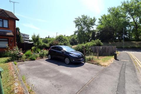 2 Keeble Close, Luton, LU2 9RT