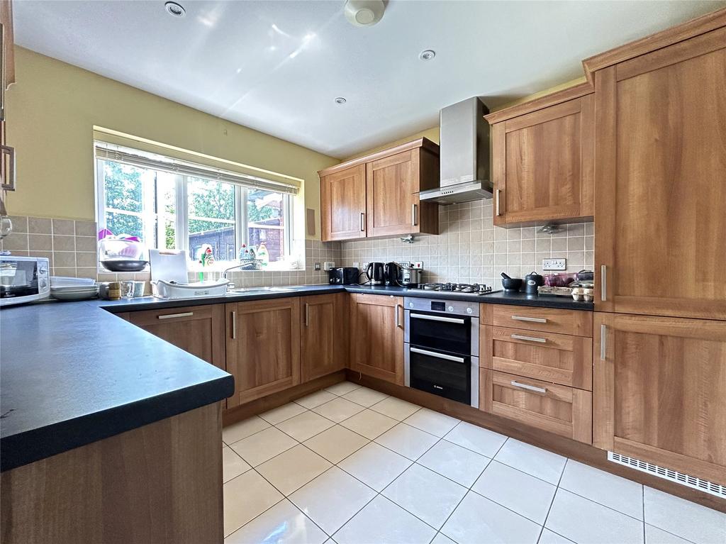 Blackberry Gardens Winnersh Wokingham Berkshire Rg41 4 Bed Detached