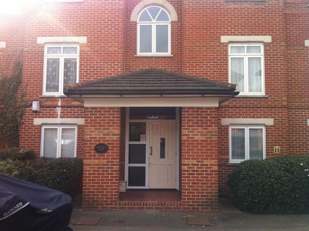 GERALDINE COURT, SWYNFORD GARDENS, HENDON, NW4 4XN 1 bed flat £1,400