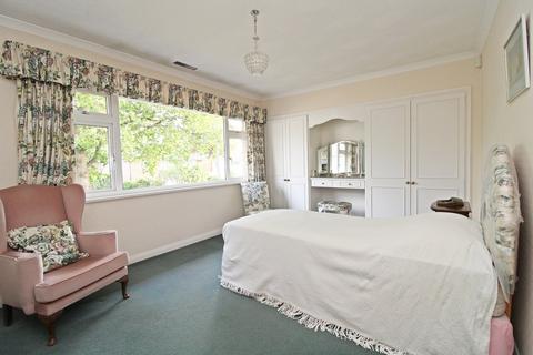 9 Thornton Dene, Beckenham, BR3 3ND